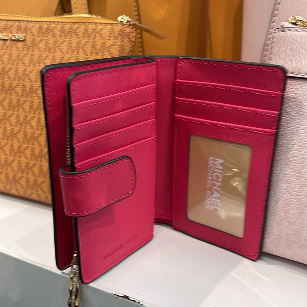 MICHAEL KORS
Medium Crossgrain Leather Wallet
Electric Pink 
NWT - Picture 11 of 16